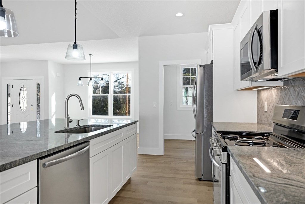 House in Ludlow, Massachusetts, United States 5 - 17211163