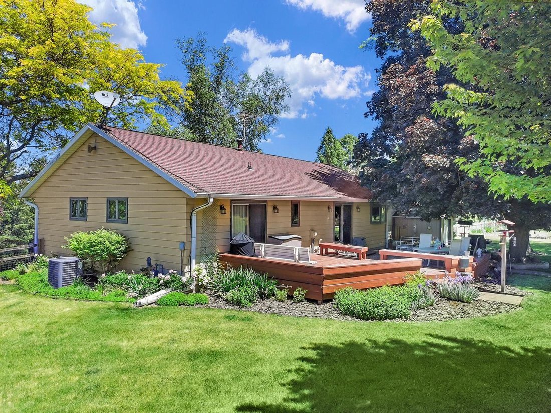 House in Mukwonago, Wisconsin, United States 2 - 18086444