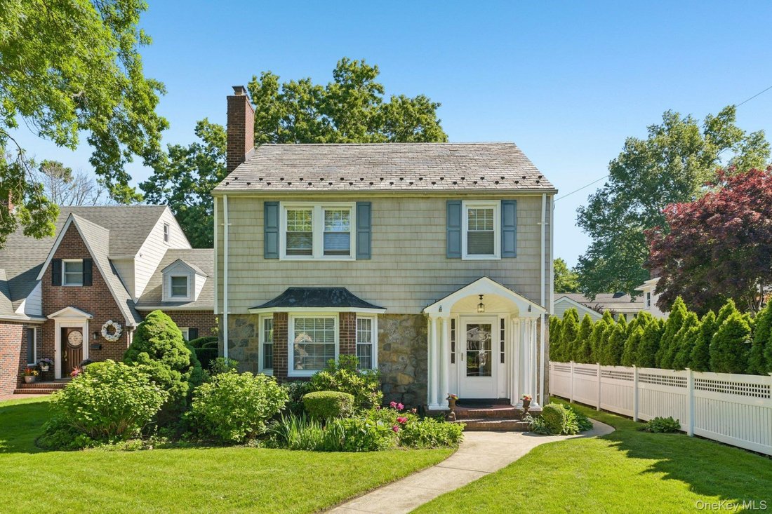 House in North New Hyde Park, New York, United States 1 - 18088023