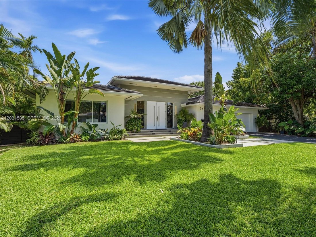 House in Miami, Florida, United States 1 - 18085445