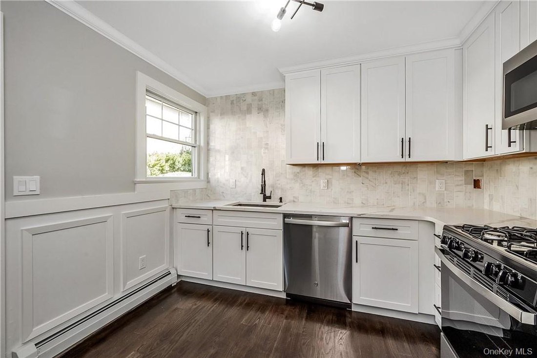 Eastchester, New York, United States 4 - 17104499