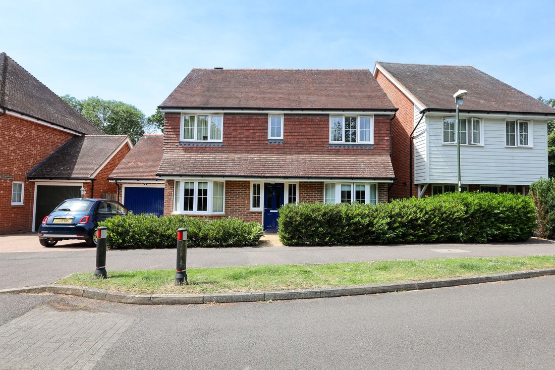 House in Burgess Hill, England 1 - 18083467