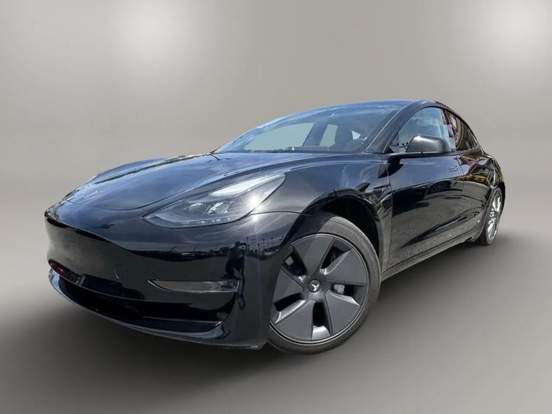 Sedan in Riverside, CA, United States 2 - 18083640