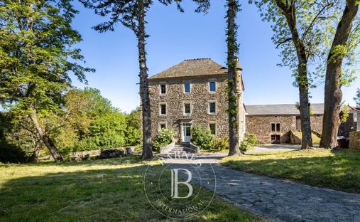Estate in Langogne, Occitania, France 1