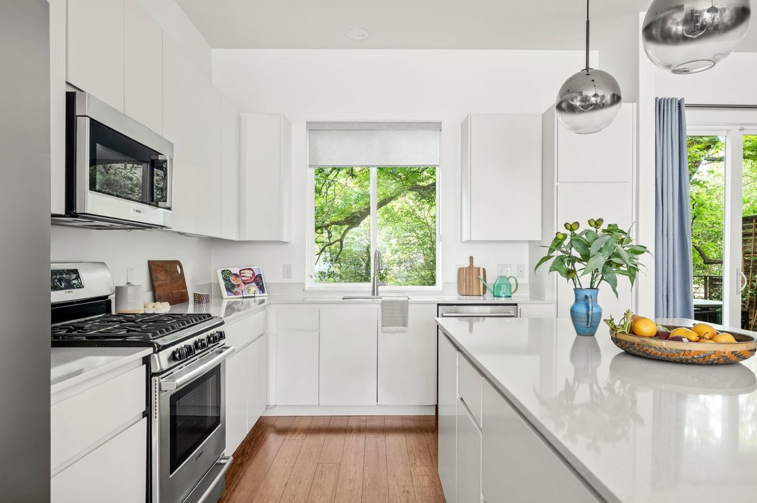 Condo in Austin, Texas, United States 1 - 18085340