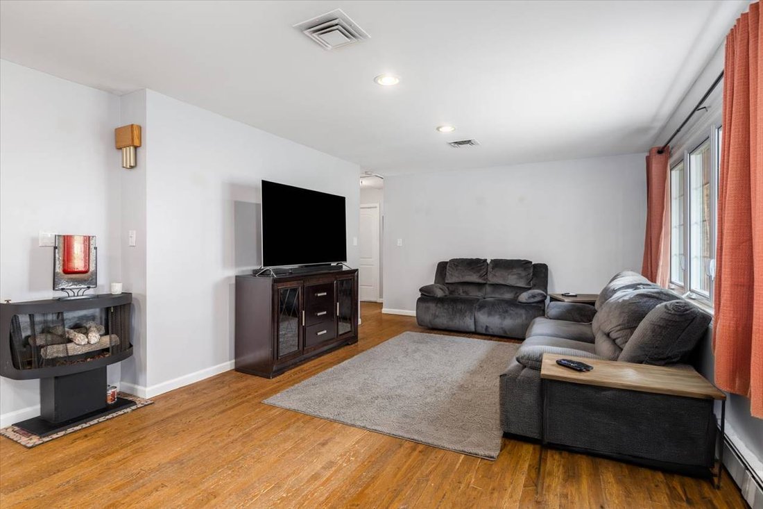 House in Totowa, New Jersey, United States 4 - 17548107