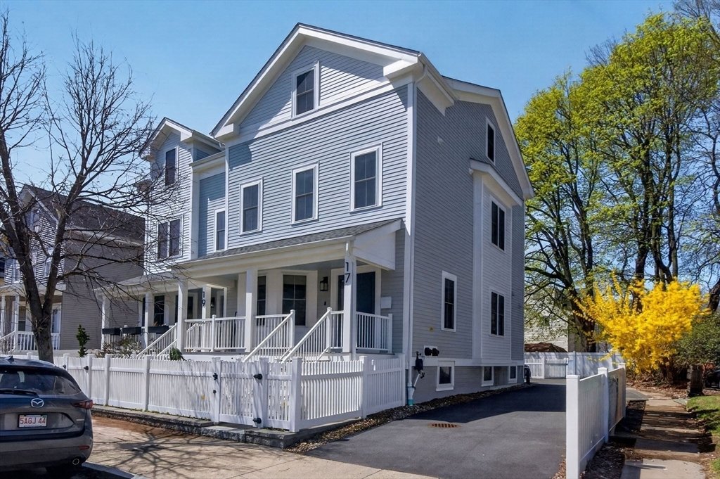 Condo in Medford, Massachusetts, United States 2 - 17800585