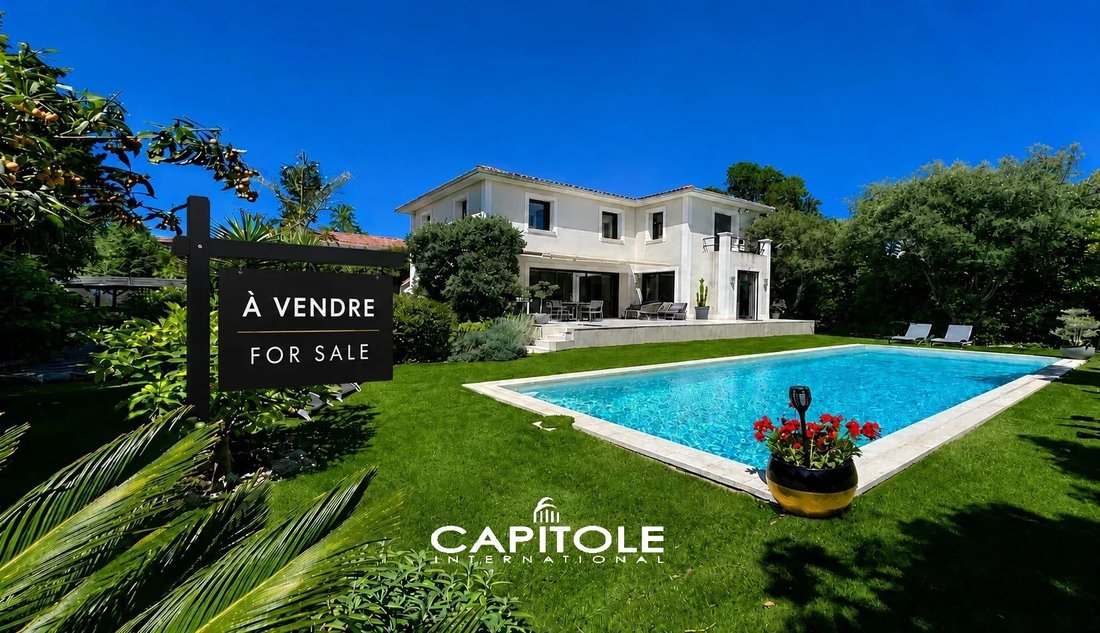 Villa in Place de Gaulle, Antibes, France 1 - 18084725