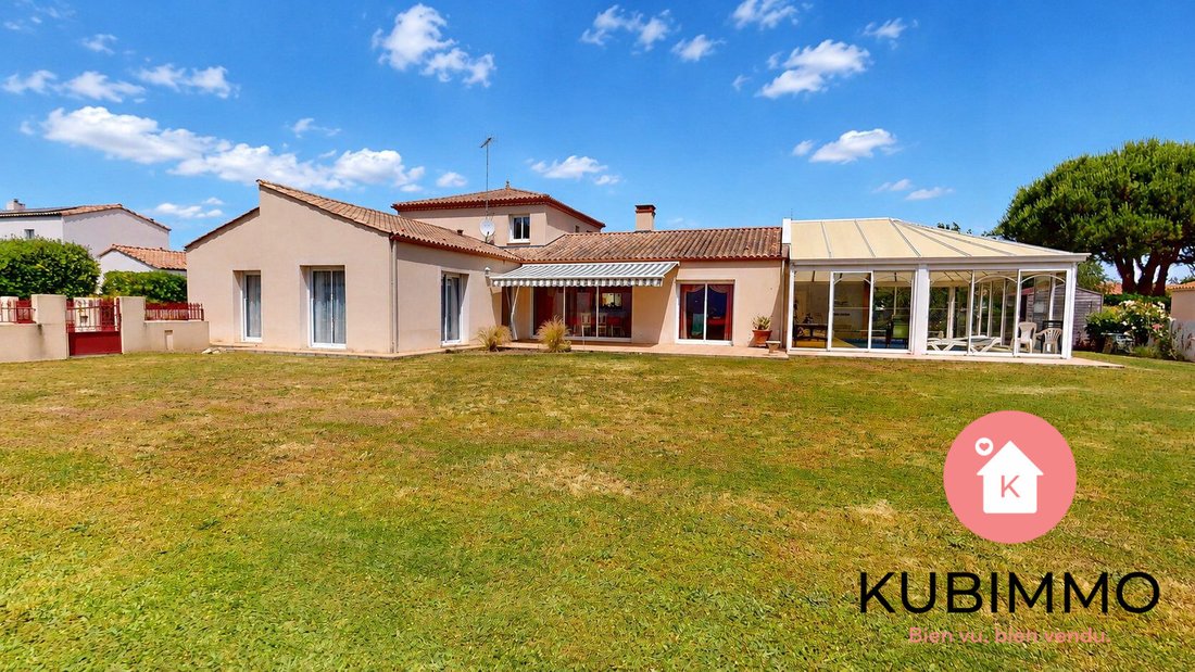 House in Jard-sur-Mer, Pays de la Loire, France 1 - 18088330