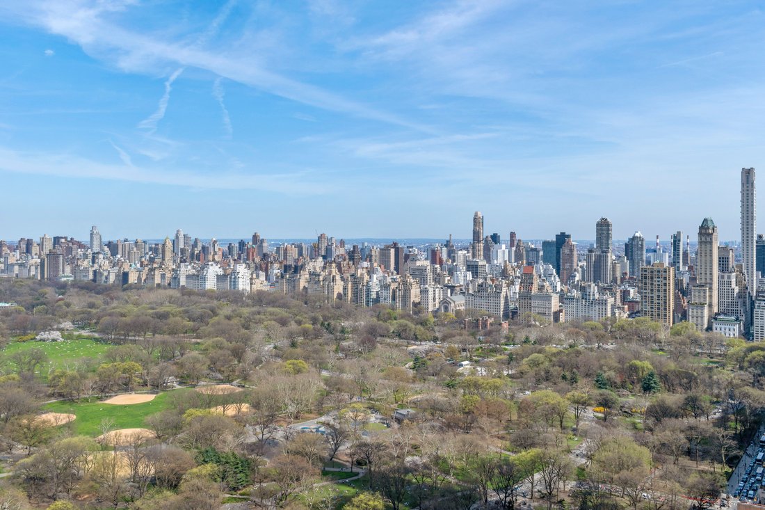 Condo in New York, New York, United States 1 - 18082895