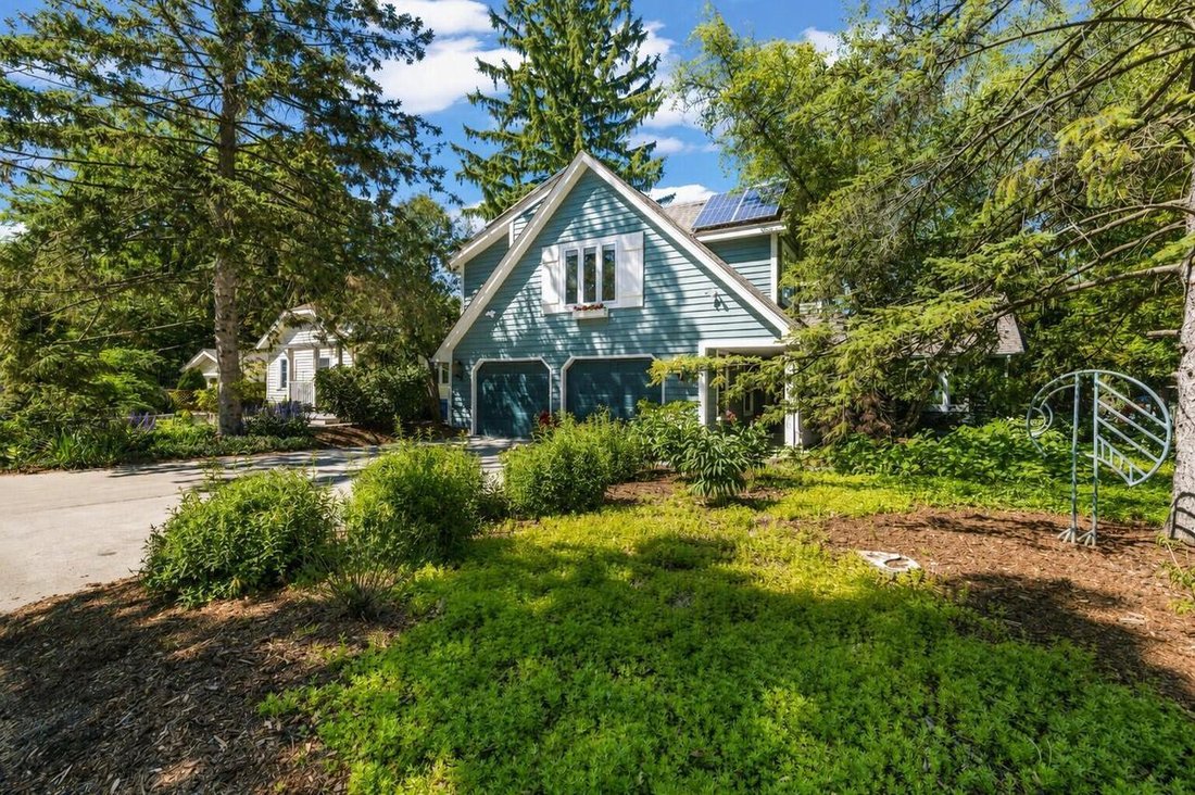 House in Okauchee Lake, Wisconsin, United States 1 - 18086434