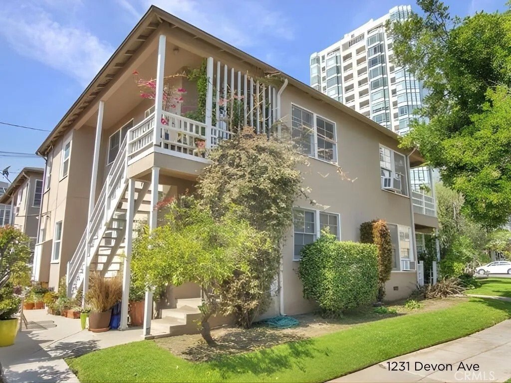 Los Angeles, California, United States 1 - 18081876