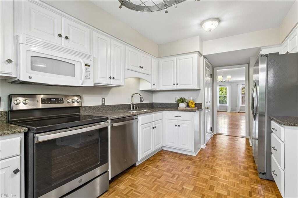 Condo in Norfolk, Virginia, United States 4 - 18086411