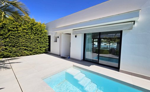 House in Roca Llisa, Santa Eularia des Riu, Balearic Islands 1