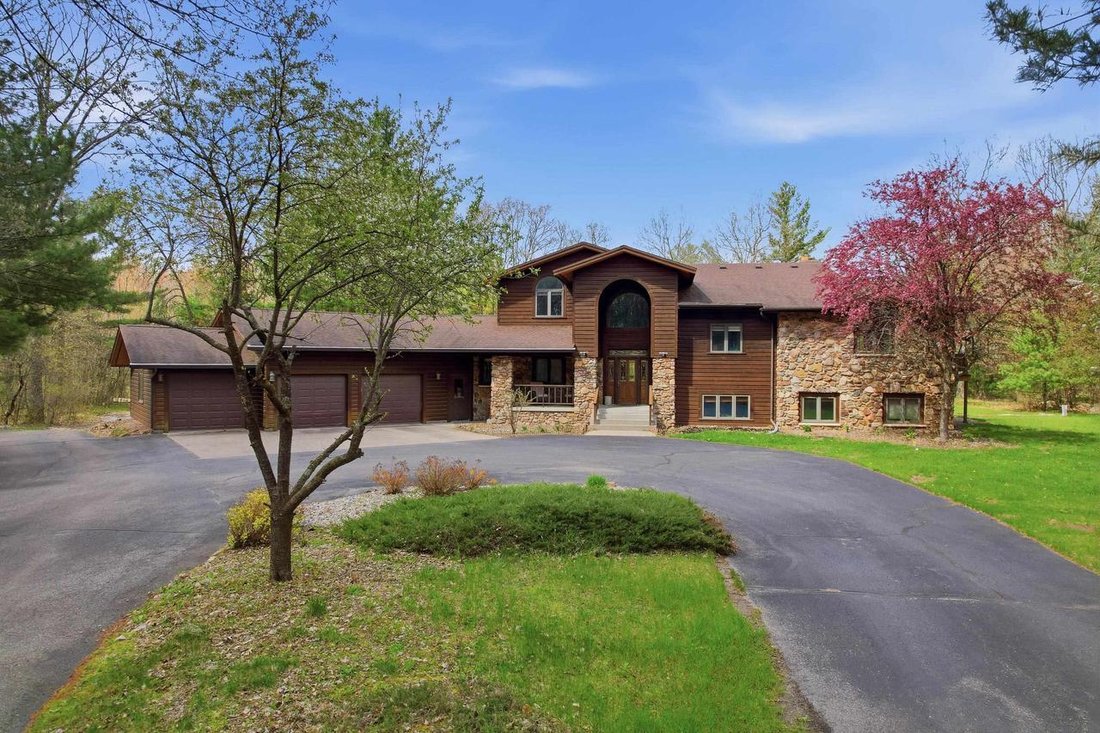 House in Plover, Wisconsin, United States 3 - 18086423
