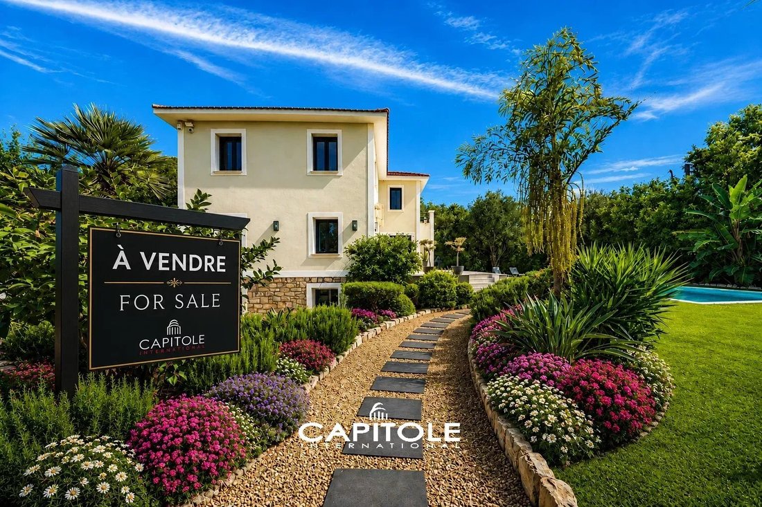 Villa in Place de Gaulle, Antibes, France 2 - 18084725