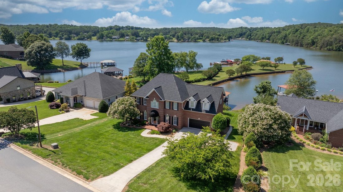 House in Township of Taylorsville, North Carolina, United States 1 - 17739637
