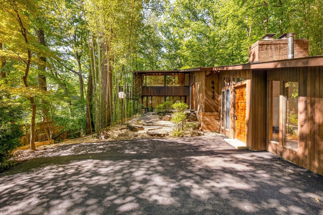 House in Idylwood, Virginia, United States 3 - 17841172