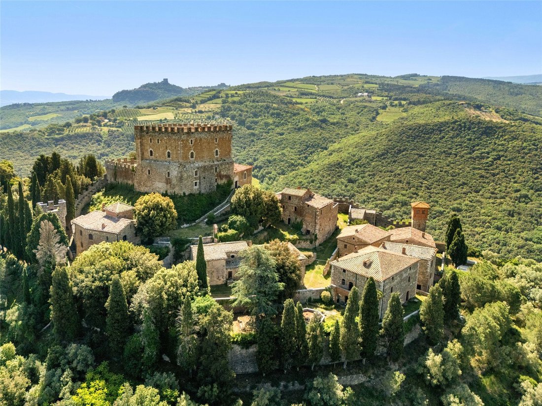 Chateau in Castiglione d'Orcia, Tuscany, Italy 2 - 18082546