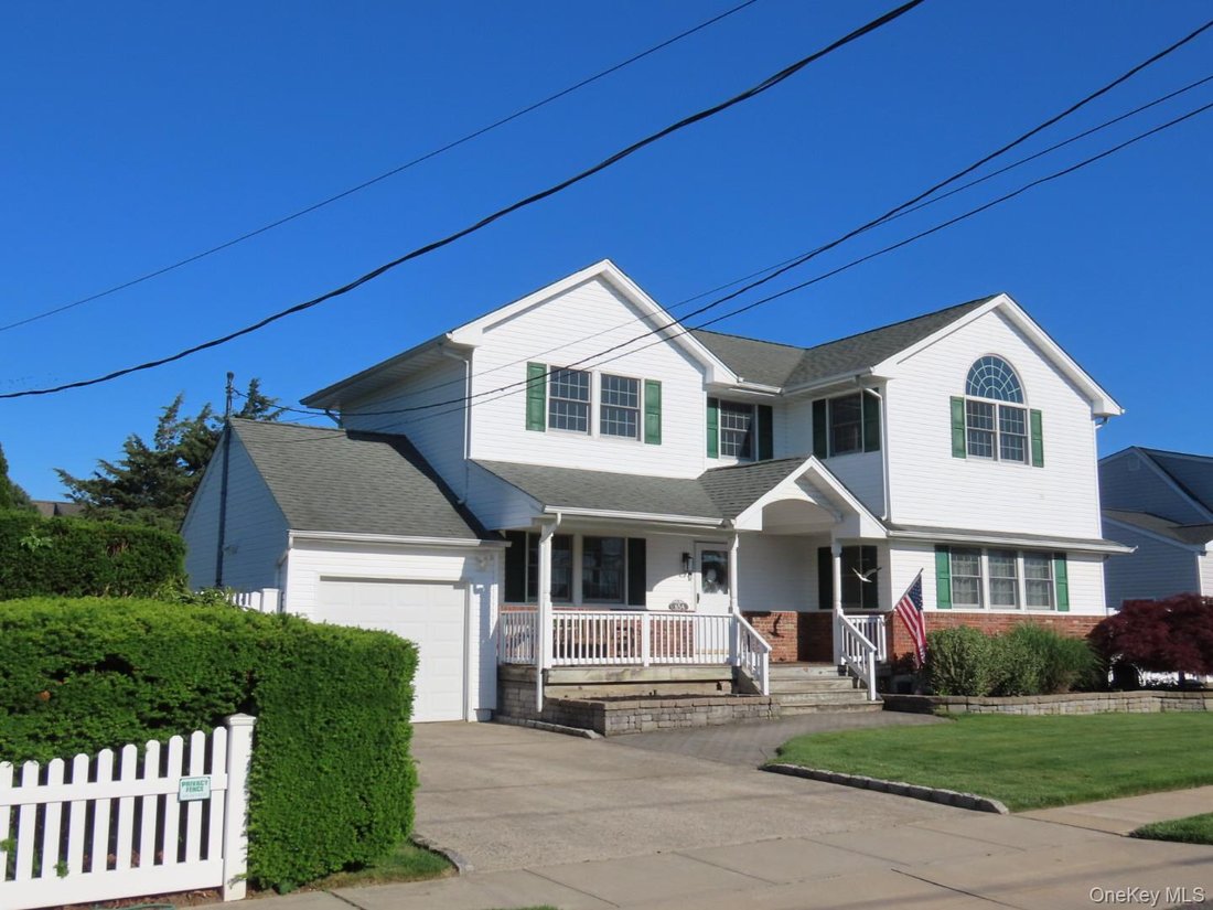 House in West Islip, New York, United States 4 - 18083935