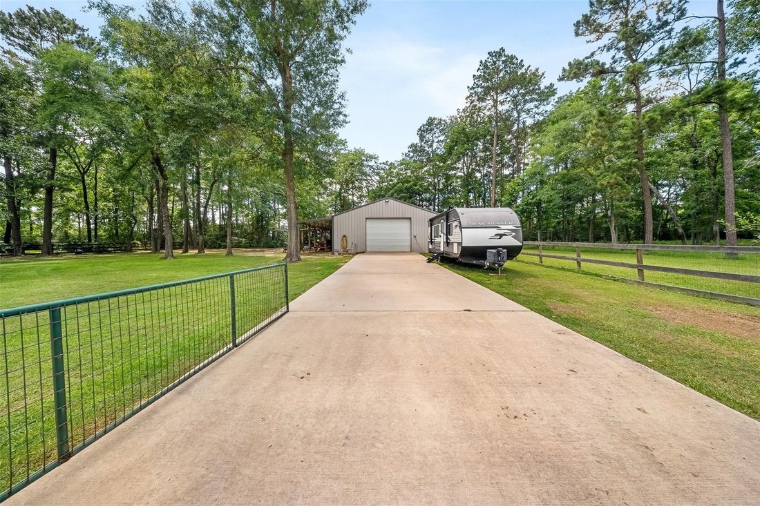 House in Willis, Texas, United States 5 - 18082395