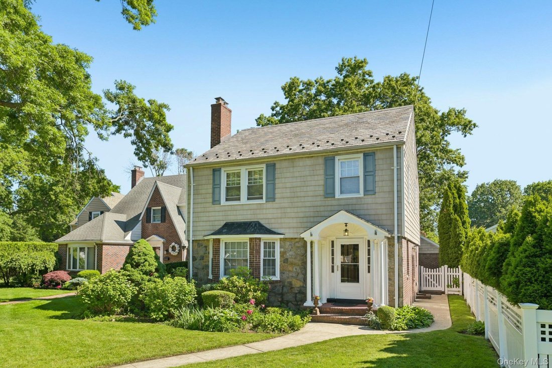 House in North New Hyde Park, New York, United States 3 - 18088023