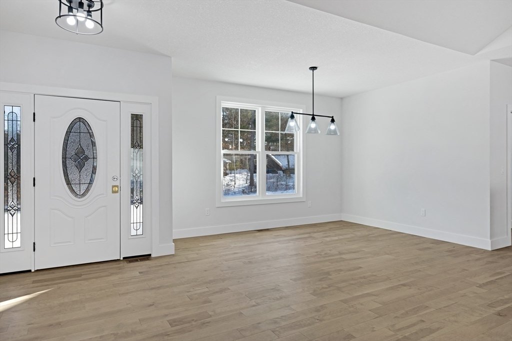 House in Ludlow, Massachusetts, United States 4 - 17211163
