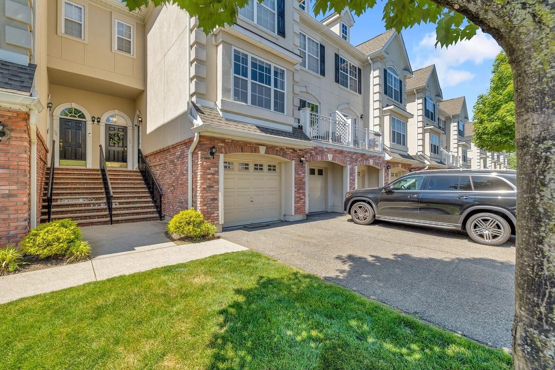 House in Secaucus, New Jersey, United States 3 - 18083059