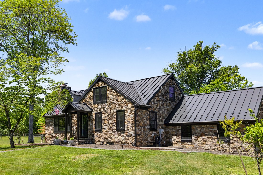 House in Solebury, Pennsylvania, United States 2 - 18082821