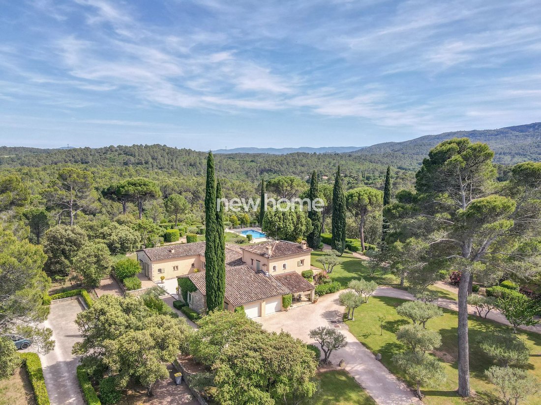 Estate in Ouest, Lorgues, France 5 - 18083278
