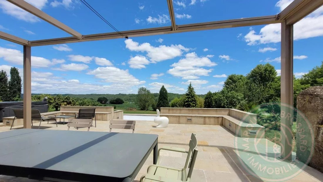 Estate in Lembeye, Nouvelle-Aquitaine, France 4 - 18083062