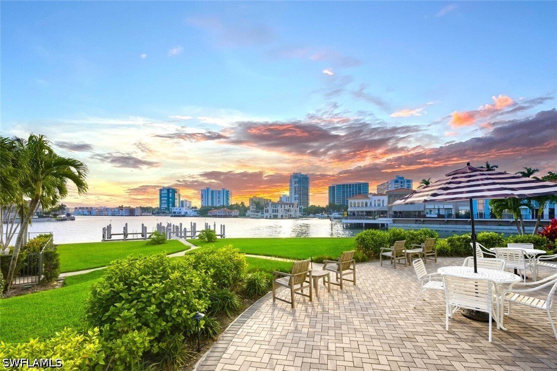 Condo in Naples, Florida, United States 4 - 18088624