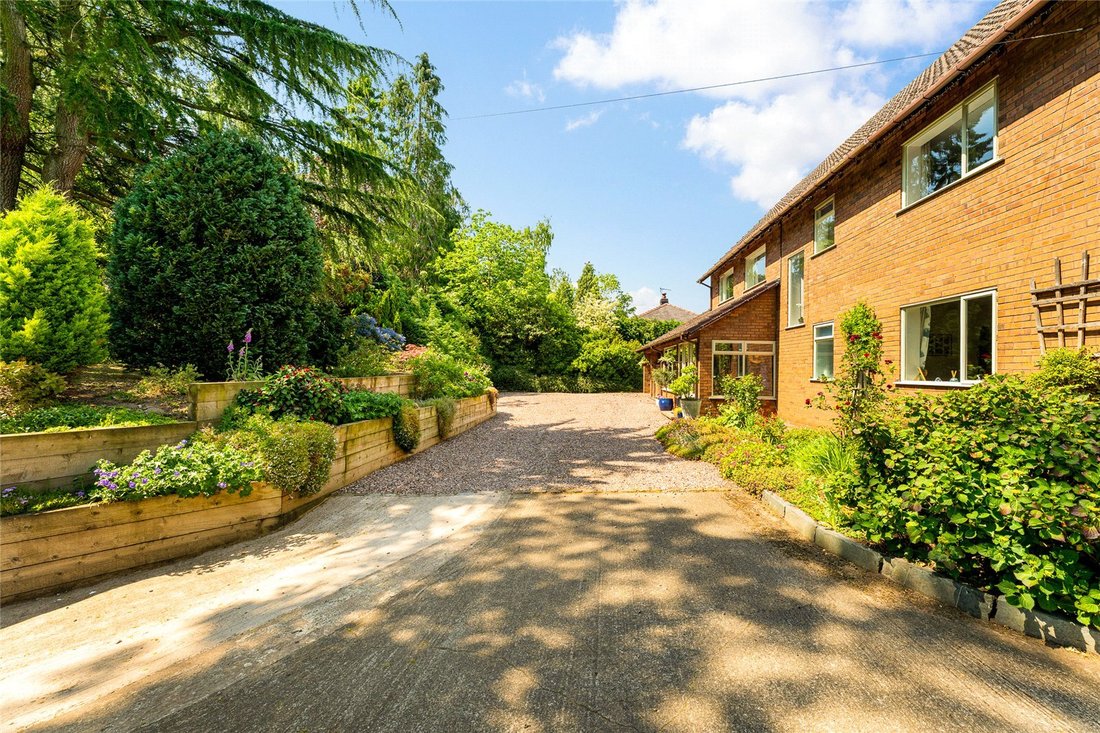 House in Tilston, England 5 - 18081025