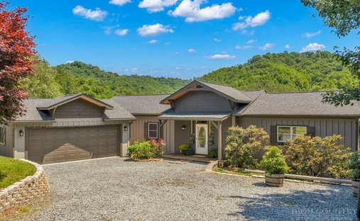 House in Cove Creek, North Carolina, United States 1