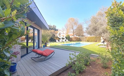 House in Ares, Nouvelle-Aquitaine, France 1