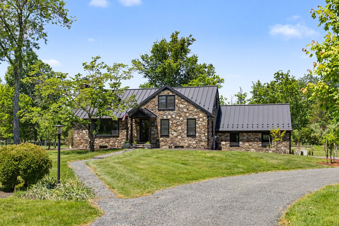 House in Solebury, Pennsylvania, United States 1 - 18082821