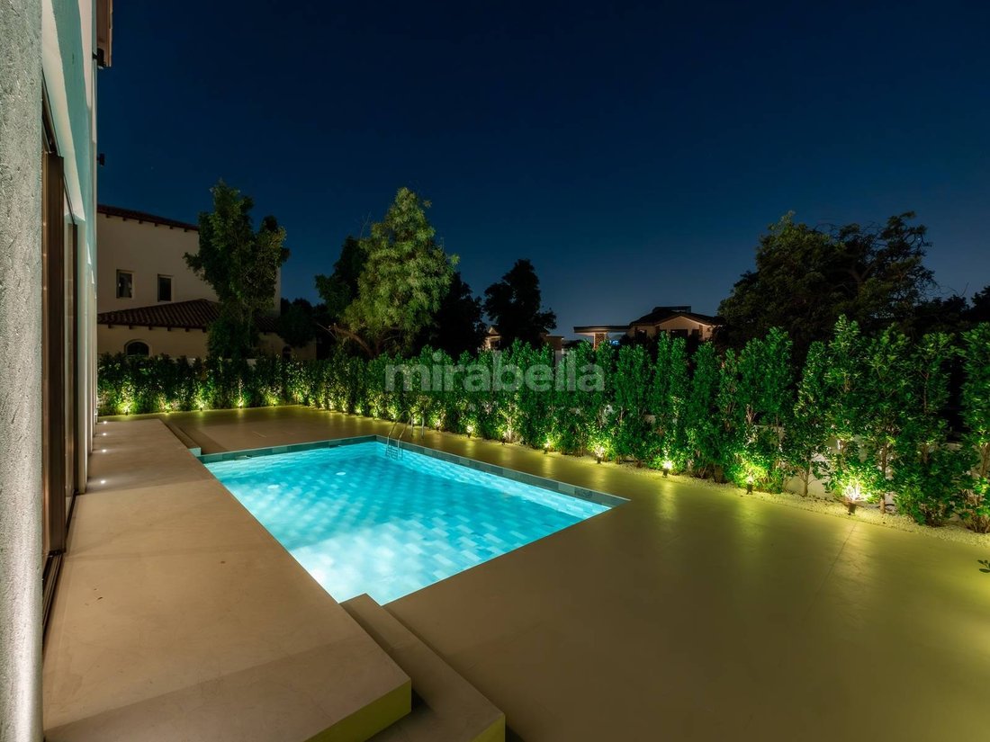Villa in Jumeirah Golf Estates, Dubai, United Arab Emirates 2 - 18082447
