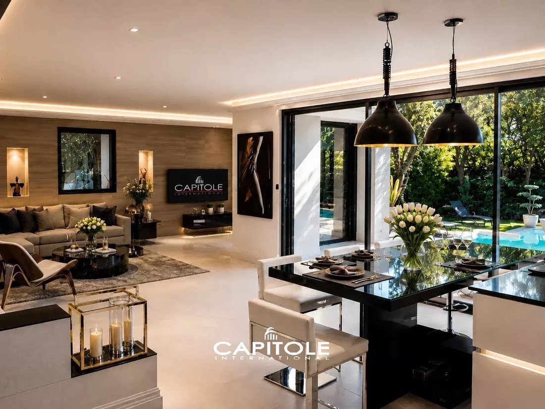 Villa in Place de Gaulle, Antibes, France 4 - 18084725