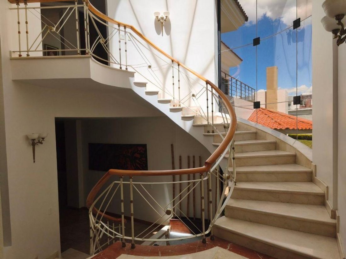 House in Quito, Pichincha, Ecuador 2 - 18082715