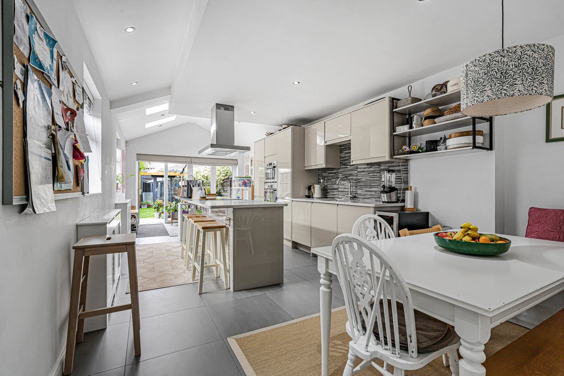 House in Fairmile, Elmbridge, England 3 - 18084788
