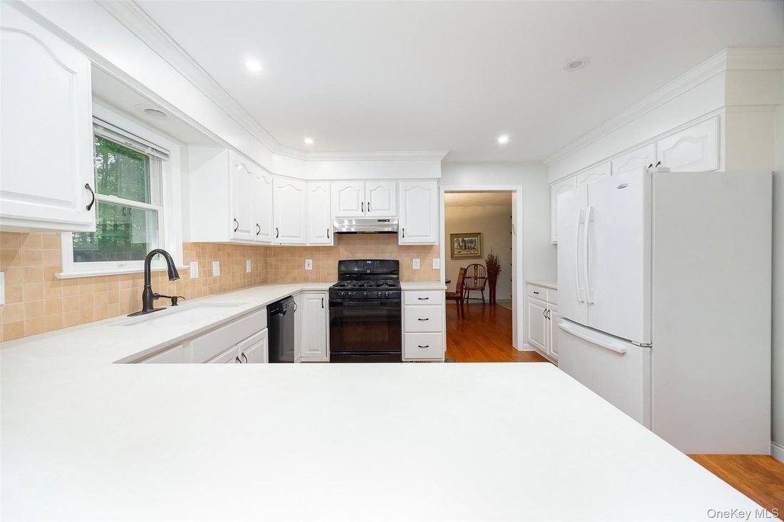 House in Spackenkill, New York, United States 3 - 17884076