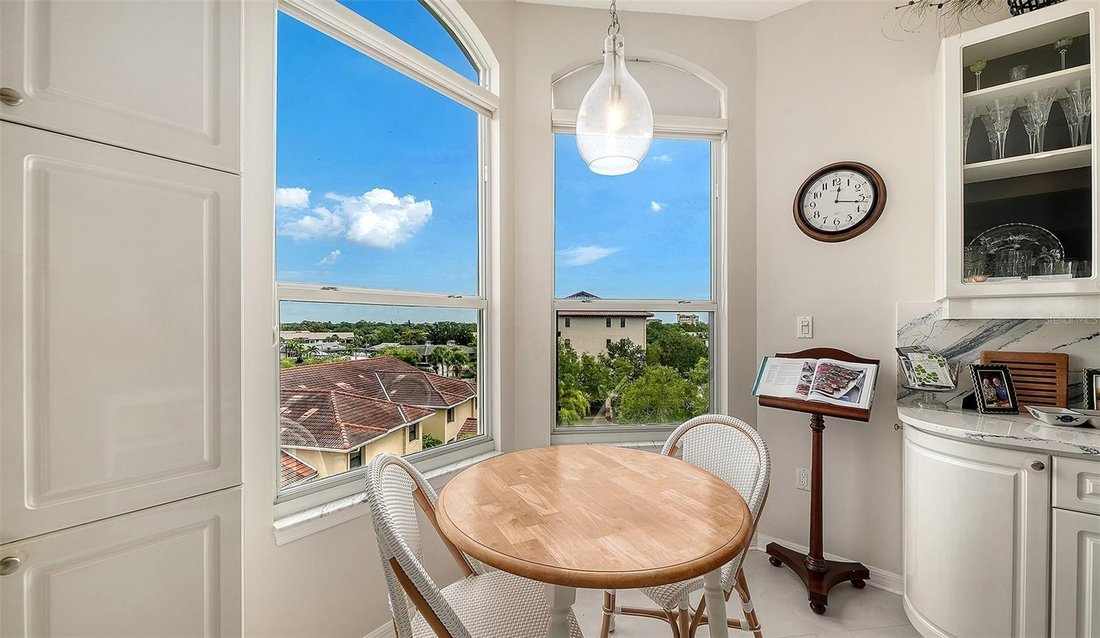 Condo in Sarasota, Florida, United States 5 - 18081140