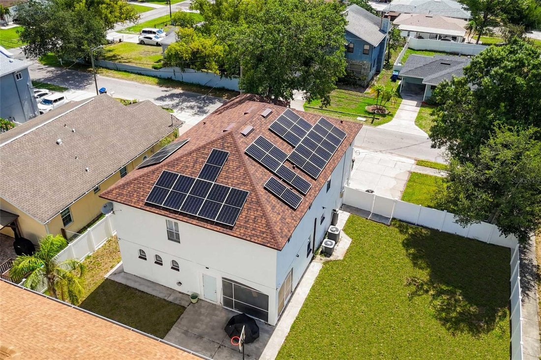 House in Tampa, Florida, United States 3 - 18081096
