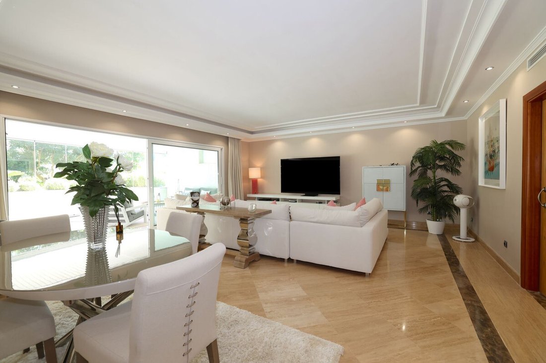 Apartment in Puerto Banus, Marbella, Spain 2 - 18083002