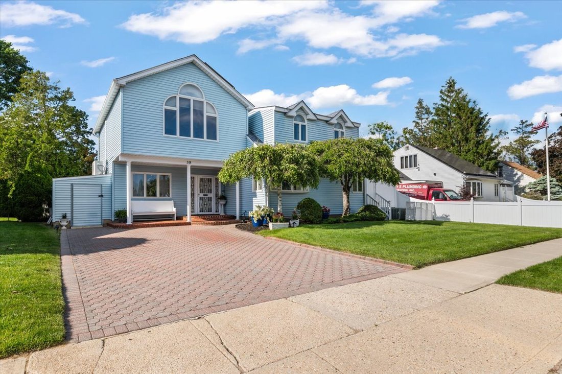 House in Bethpage, New York, United States 1 - 18080888