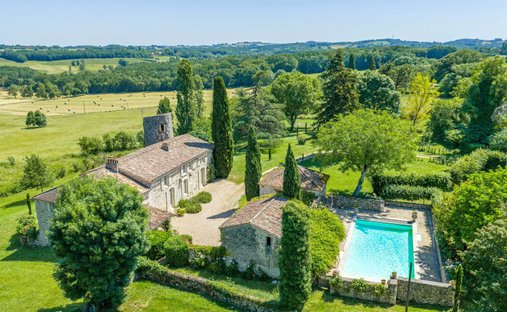 House in Saint-Antoine-de-Breuilh, Nouvelle-Aquitaine, France 1