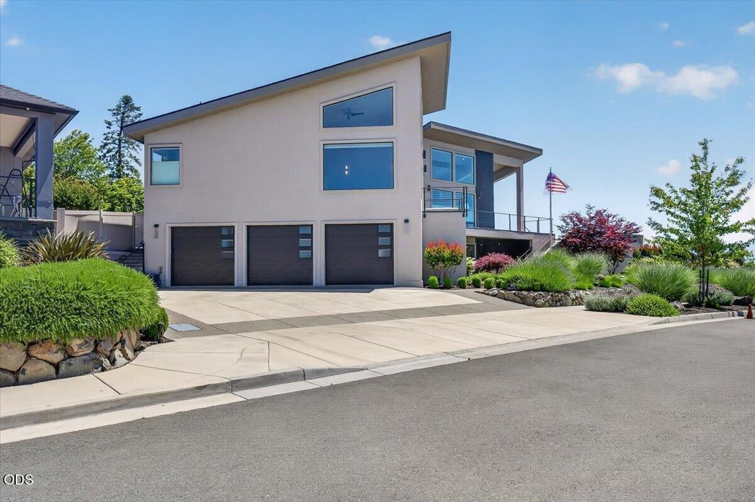 House in Medford, Oregon, United States 3 - 18088402