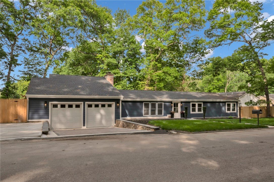 House in Johnston, Rhode Island, United States 1 - 18081024