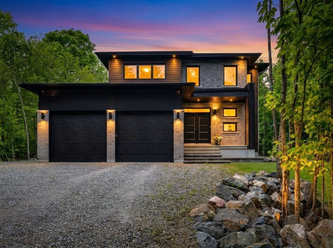 House in Cantley, Quebec, Canada 1 - 18086712