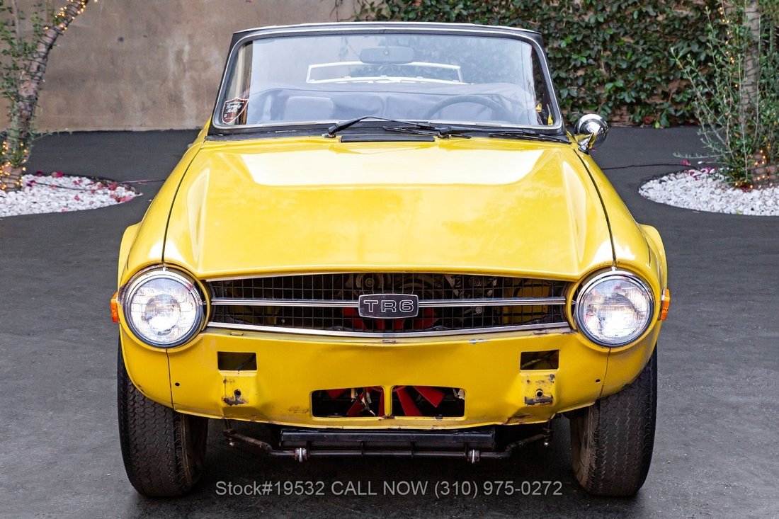 Triumph TR6 in Los Angeles, CA 2 - 18083468
